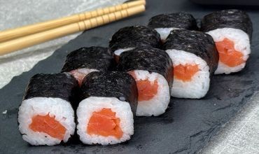 Міні рол з лососем