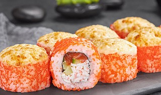 РОЛЛ КАЛИФОРНИЯ МИКС и верхушка от РОЛЛ МОНАКО ЗАПЕЧЕННЫЙ