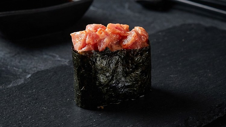 ГУНКАН З ТУНЦЕМ